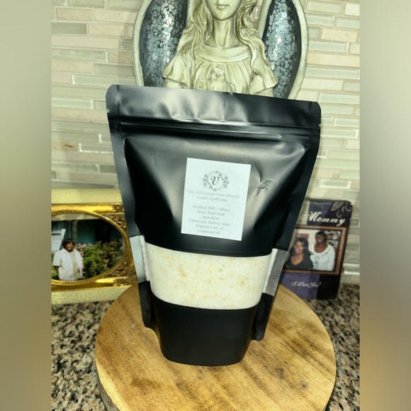 Oatmeal Milk + Honey Bath Salt Miss Val’s Heavenly Scent - Picture 3 of 5